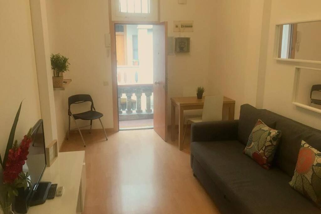 Pretty Apartament Барселона Экстерьер фото